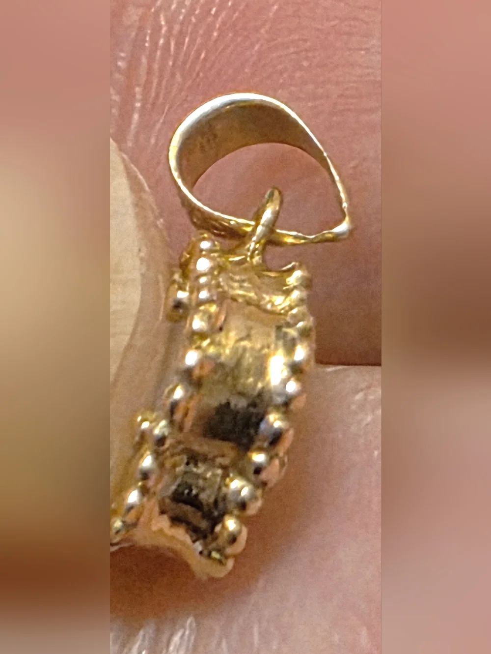 💛18k Gold Clover Pendant - Picture 3 of 4